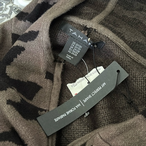 🌺 Camo Knit Hooded Poncho - Picture 4 of 4
